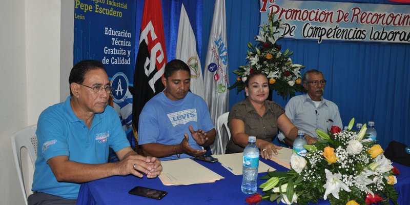 Certifican a Trabajadores de la Construcción