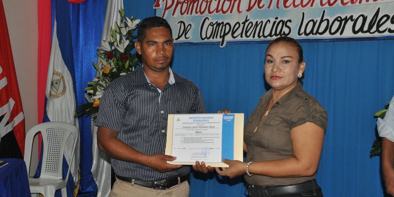 Certifican a Trabajadores de la Construcción