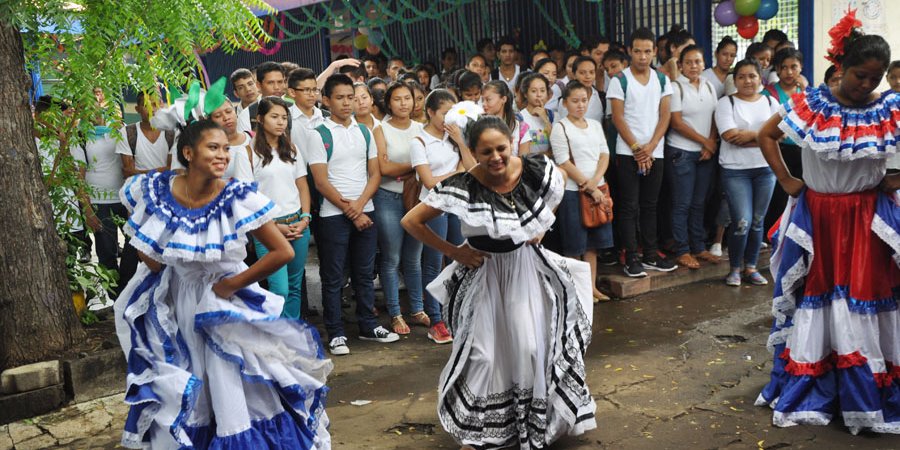 Estudiantes técnicos de León conmemoran el 138 Aniversario del natalicio del héroe nacional Benjamín Zeledón