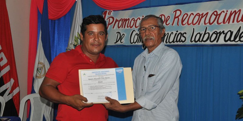 Certifican a Trabajadores de la Construcción