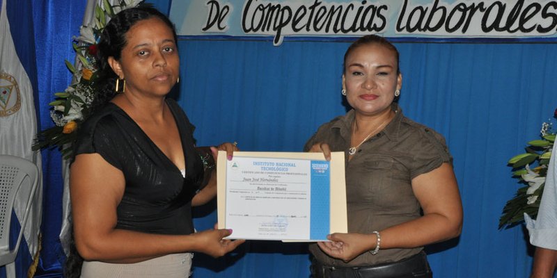 Certifican a Trabajadores de la Construcción