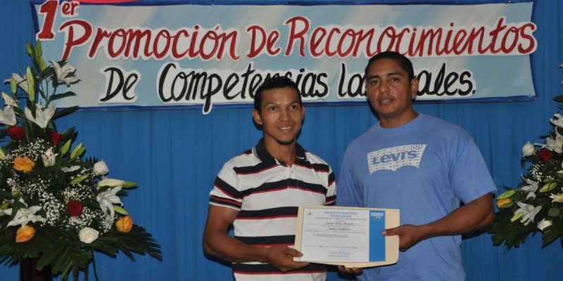 Certifican a Trabajadores de la Construcción