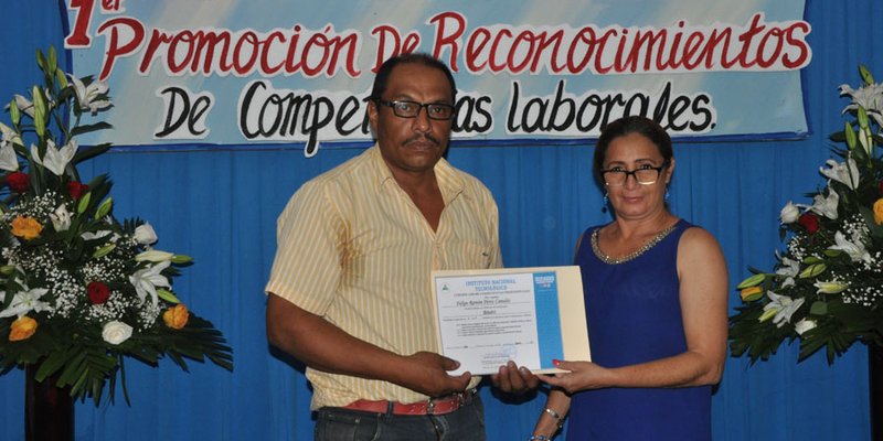 Certifican a Trabajadores de la Construcción