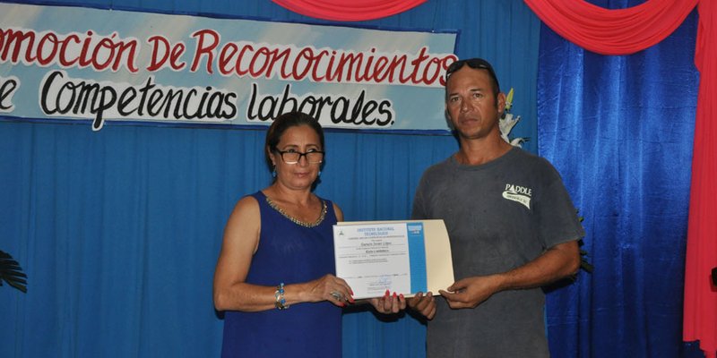 Certifican a Trabajadores de la Construcción