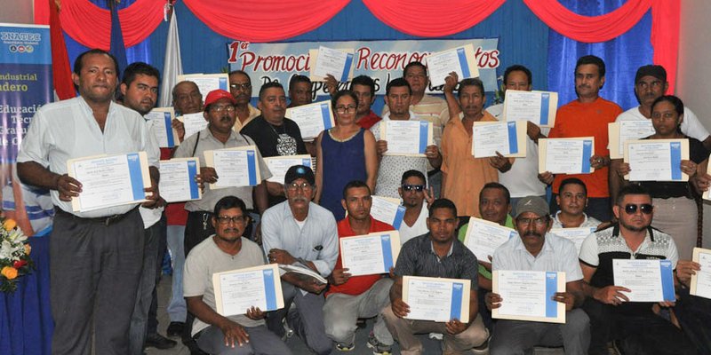 Certifican a Trabajadores de la Construcción