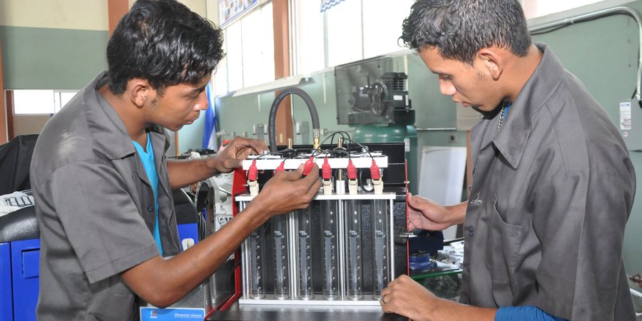 Descubrí las 13 carreras para los amantes de la Industria y la Construcción