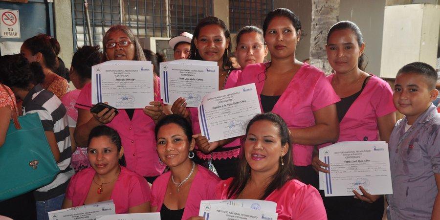 Escuelas Municipales de Oficio certifican a protagonistas en Tipitapa