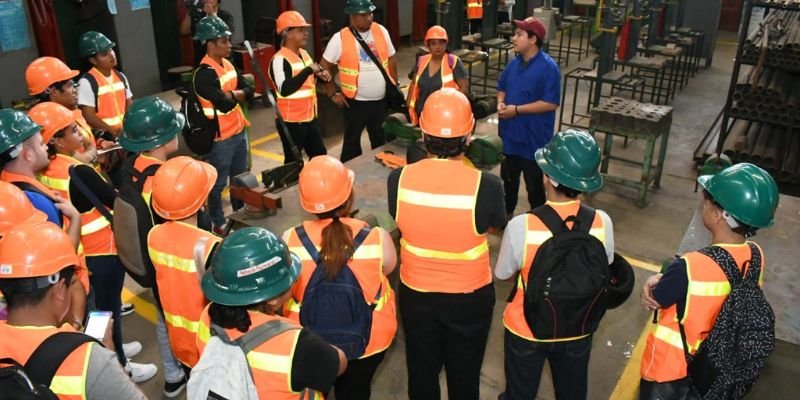 Demostraciones de capacidades y habilidades aprendidas por estudiantes técnicos del sector industrial