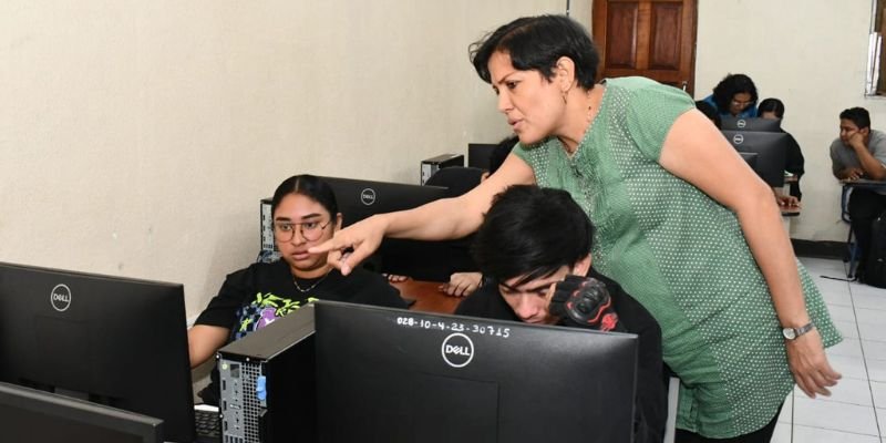 Demostraciones de capacidades y habilidades aprendidas por estudiantes técnicos del sector industrial