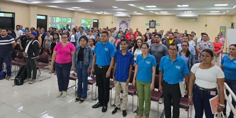 Madres y padres toman un lugar clave  en la educación de sus hijos