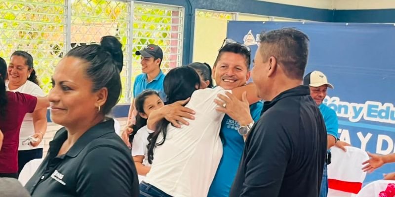 Madres y padres toman un lugar clave  en la educación de sus hijos