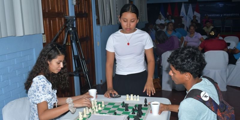 Maestros nicaragüenses protagonizan encuentros de innovación y creatividad pedagógica