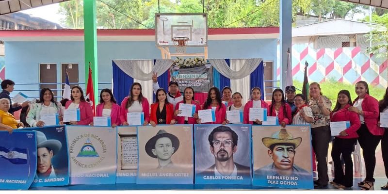 200 protagonistas egresan de la Escuela Municipal de Oficio en Siuna en celebración de las Fiestas Patrias