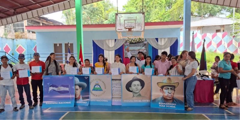 200 protagonistas egresan de la Escuela Municipal de Oficio en Siuna en celebración de las Fiestas Patrias