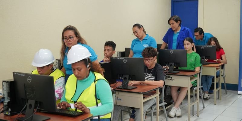 Comunidad educativa participa en la construcción de la Estrategia Nacional de Educación 2027-2030
