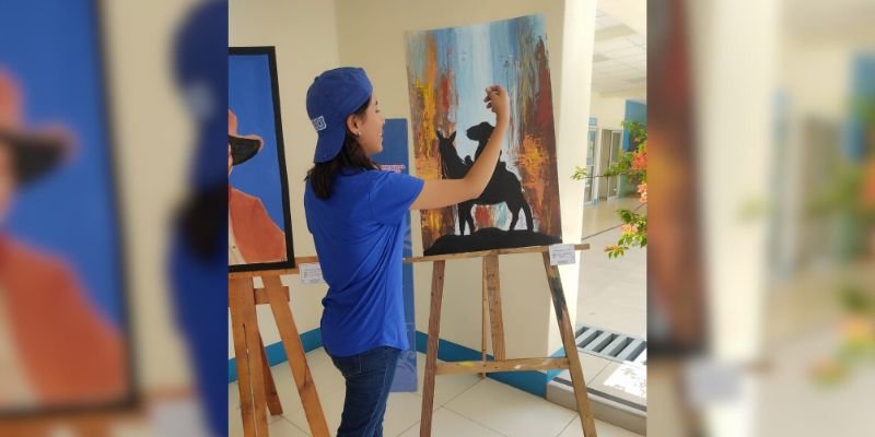 Estudiante de Pintura Artística crea obra inspirada en el General Sandino