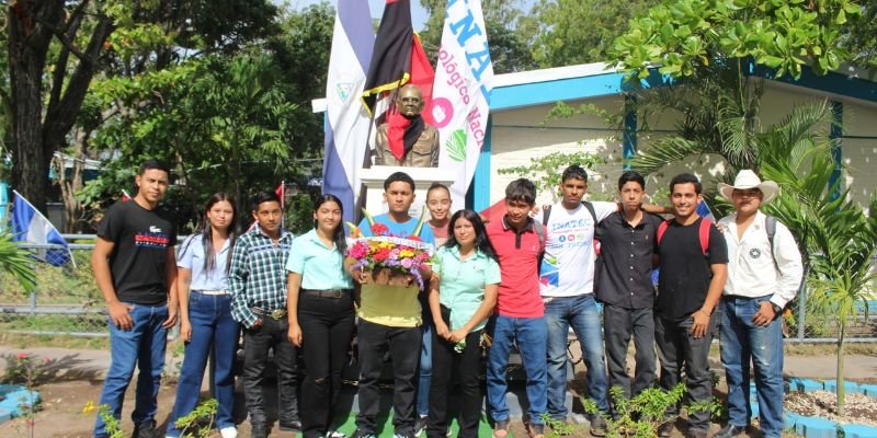 Estudiantes honran legado del Comandante Tomás Borge
