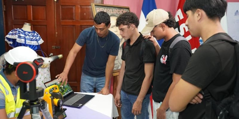 Estudiantes honran legado del Comandante Tomás Borge