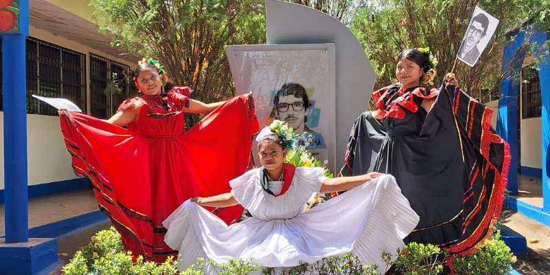 Estudiantes técnicos rinden homenaje a los  Héroes de Los Sabogales con arte y cultura
