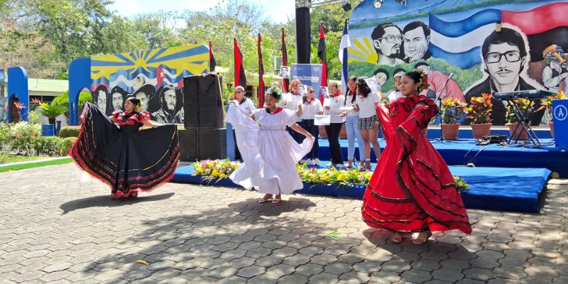 Estudiantes técnicos rinden homenaje a los  Héroes de Los Sabogales con arte y cultura