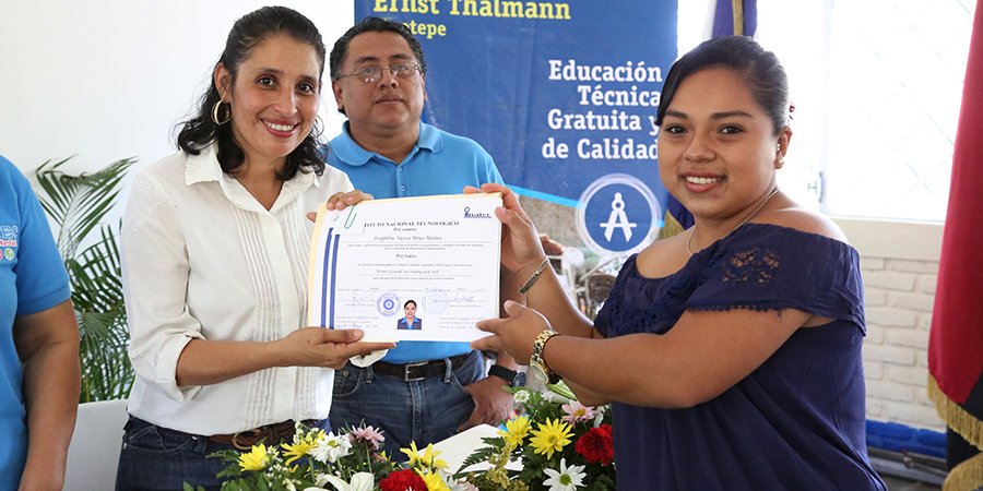 Protagonistas de Jinotepe culminan su carrera técnica