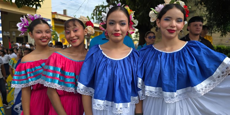 Comunidad Educativa Rinde Homenaje al Héroe Juan De Dios Muñoz Reyes en el Centro Tecnológico De León