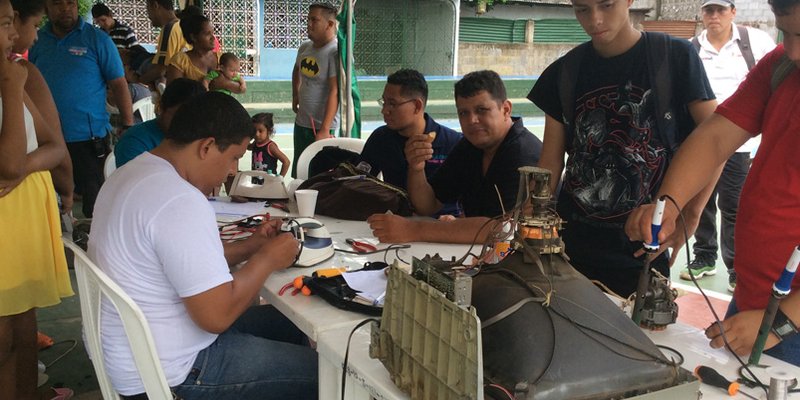 Estudiantes técnicos comparten lo aprendido