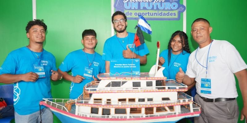 INNOVATEC 2025: Jóvenes técnicos  demuestran su talento e innovación