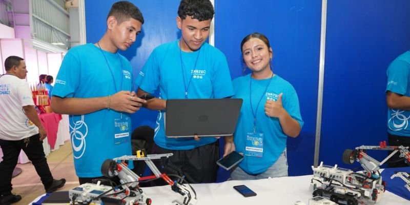 INNOVATEC 2025: Jóvenes técnicos  demuestran su talento e innovación