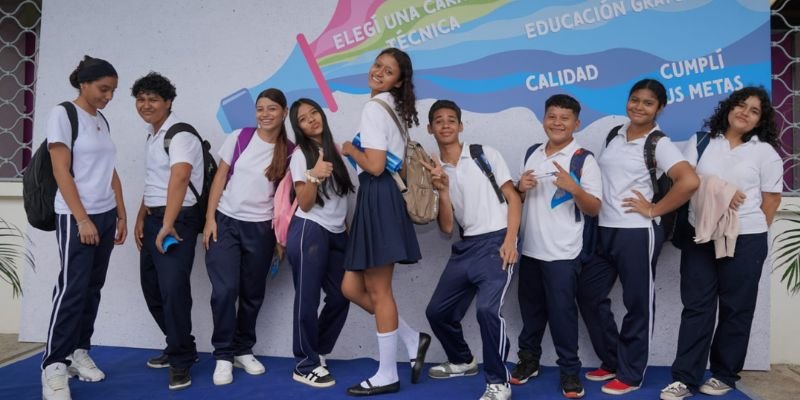 INNOVATEC 2025: Jóvenes técnicos  demuestran su talento e innovación