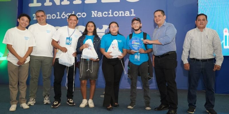 INNOVATEC 2025: Jóvenes técnicos  demuestran su talento e innovación