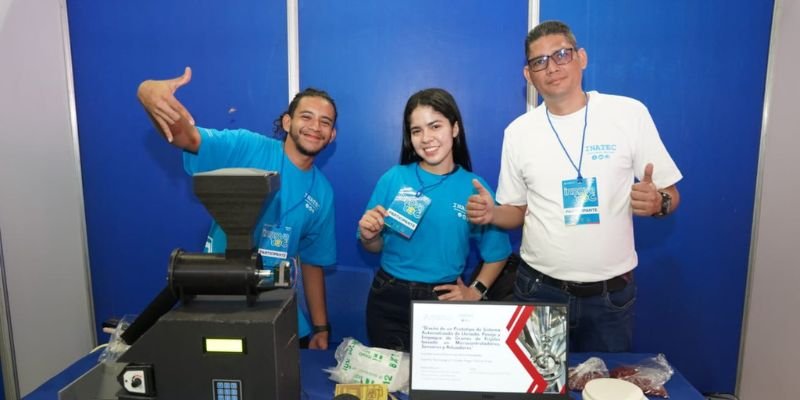 INNOVATEC 2025: Jóvenes técnicos  demuestran su talento e innovación