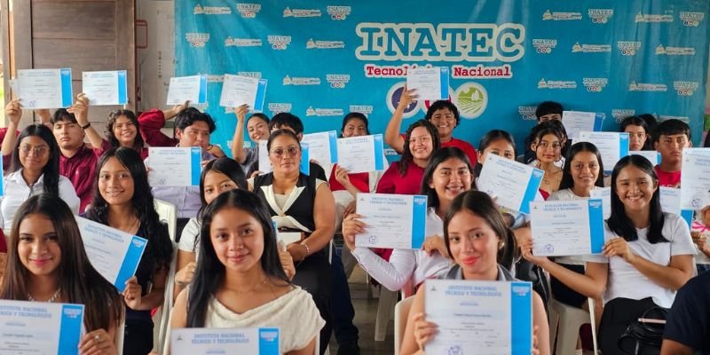 Juventud de Nueva Guinea fortalece sus habilidades tecnológicas con formación gratuita