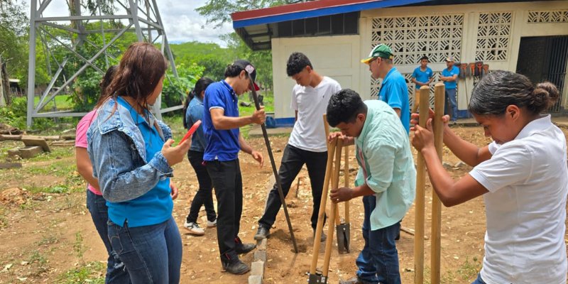 Centro Tecnológico de El Sauce conmemora el natalicio de Arlen Siu