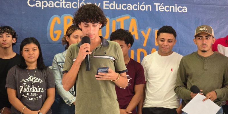 Centro Tecnológico de El Sauce conmemora el natalicio de Arlen Siu