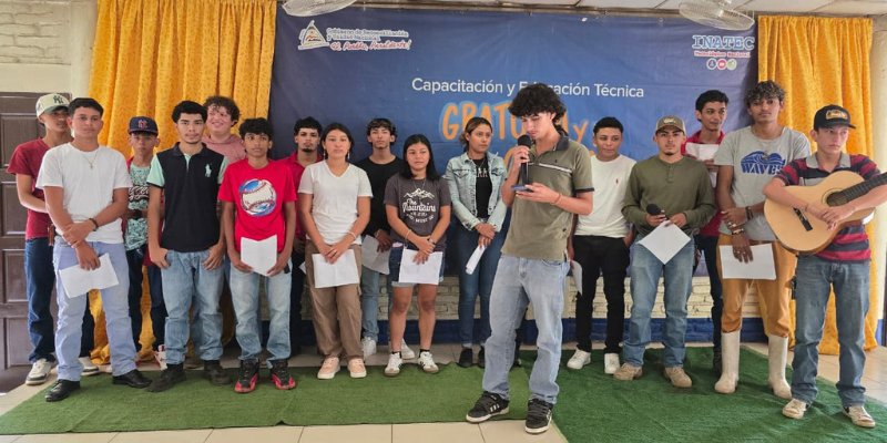 Centro Tecnológico de El Sauce conmemora el natalicio de Arlen Siu