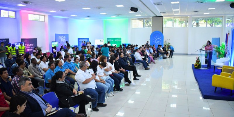 Lanzan Programa Nacional “Siempre más allá” para fortalecer la creatividad e innovación en la Educación Técnica