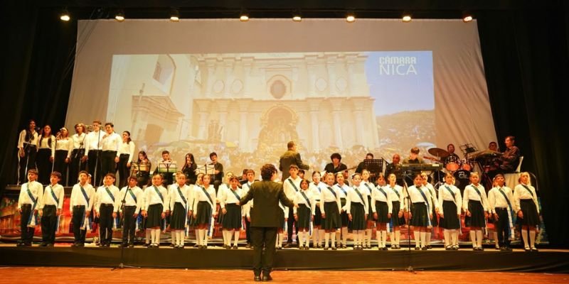 León celebra su identidad