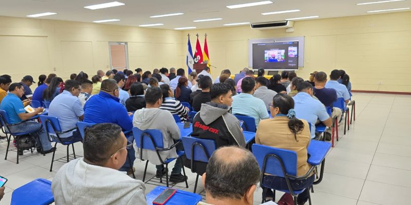 Más de 5 mil docentes participan en Encuentro Nacional “Tiempos de Paz y Dignidad”
