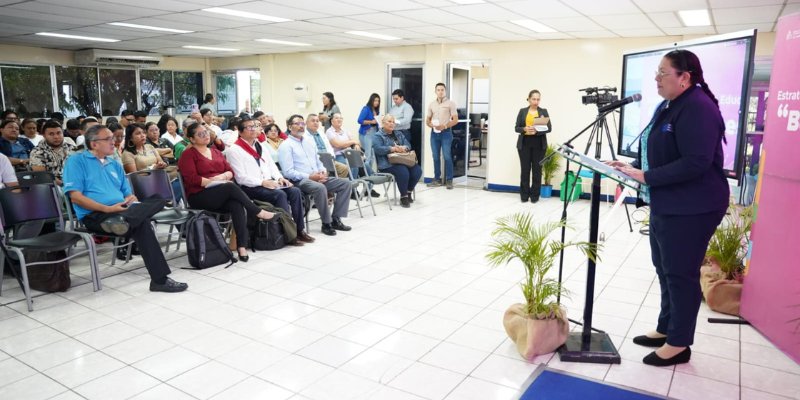 Más de 5 mil docentes participan en Encuentro Nacional “Tiempos de Paz y Dignidad”
