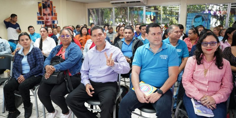 Más de 5 mil docentes participan en Encuentro Nacional “Tiempos de Paz y Dignidad”