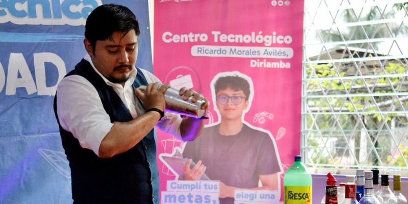 Máster Class rinde homenaje a Ricardo Morales Avilés