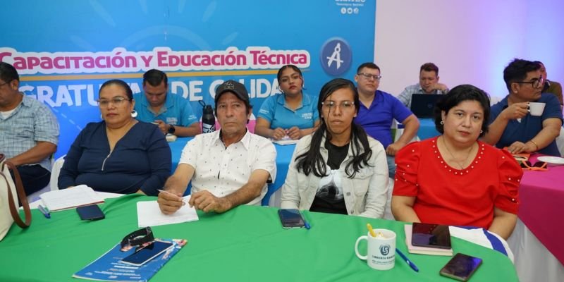 Maestras y maestros fortalecen sus competencias en el II Encuentro Nacional de Actualización Pedagógica