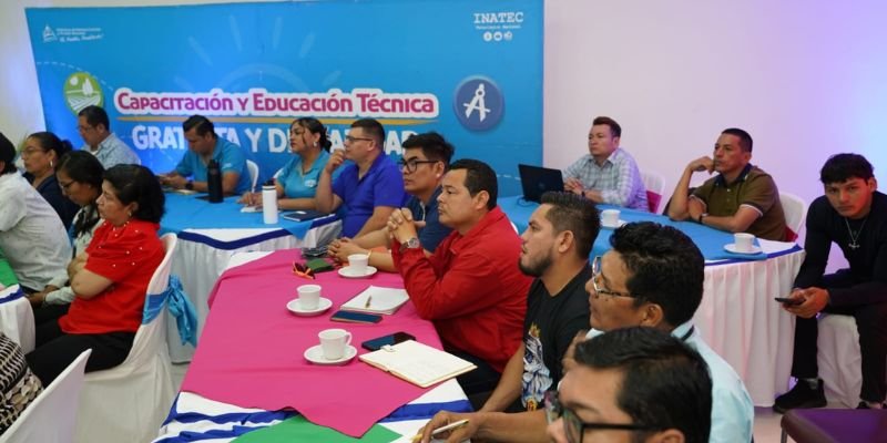 Maestras y maestros fortalecen sus competencias en el II Encuentro Nacional de Actualización Pedagógica