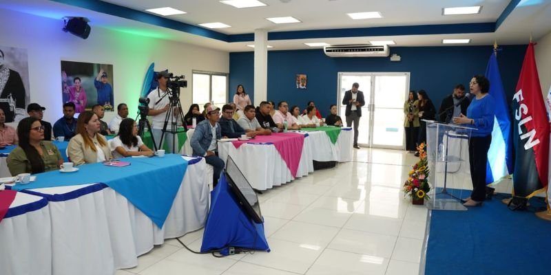 Maestras y maestros fortalecen sus competencias en el II Encuentro Nacional de Actualización Pedagógica