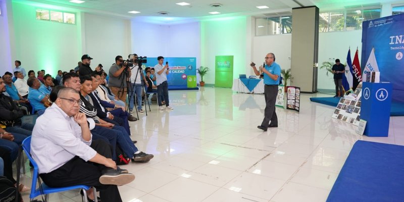 Maestros comparten propuestas para innovar el  aprendizaje en los Centros Tecnológicos