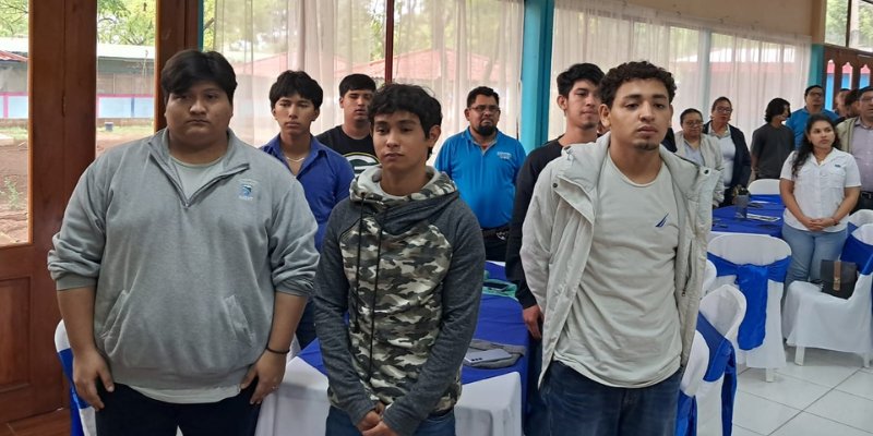 Maestros conmemoran legado del Comandante Carlos Fonseca con circuitos de lectura y narrativas históricas