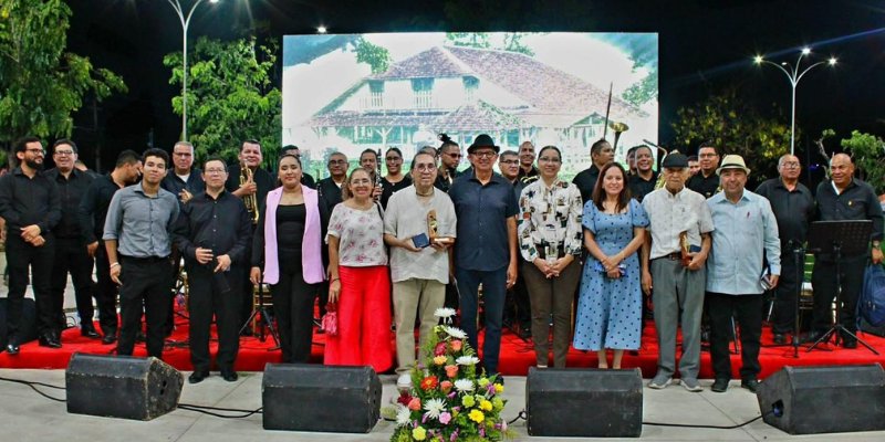 Maestros del Centro Cultural y Politécnico José Coronel Urtecho reciben reconocimiento por su trayectoria artística