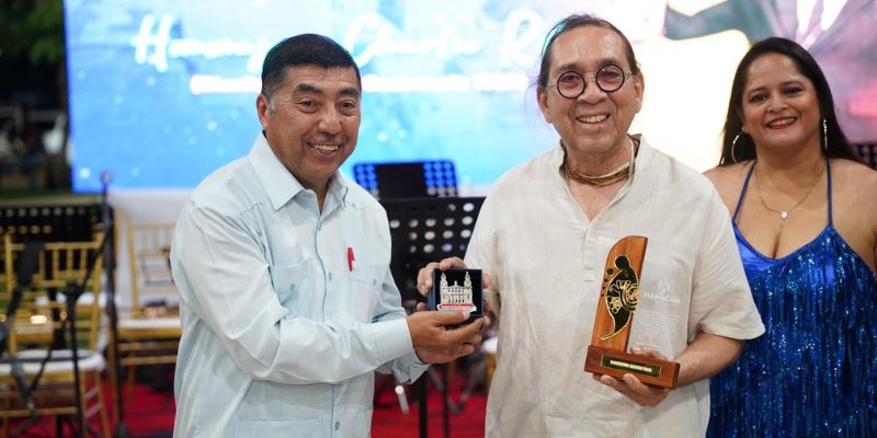 Maestros del Centro Cultural y Politécnico José Coronel Urtecho reciben reconocimiento por su trayectoria artística