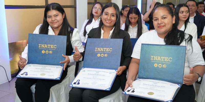 Maestros fortalecen sus capacidades para enseñar inglés  con nuevas herramientas didácticas